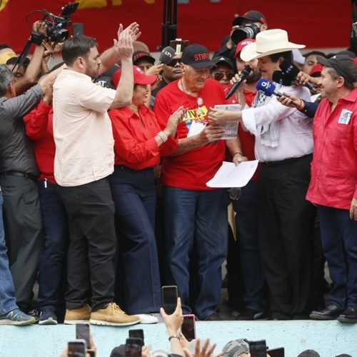 Alertan sobre sesgo político en contenidos escolares en Honduras