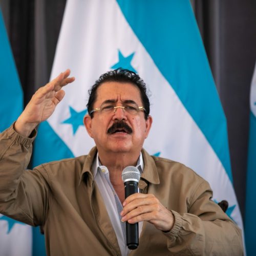 Fiscalía revela complot para asesinar a Mel Zelaya ante críticas y burlas