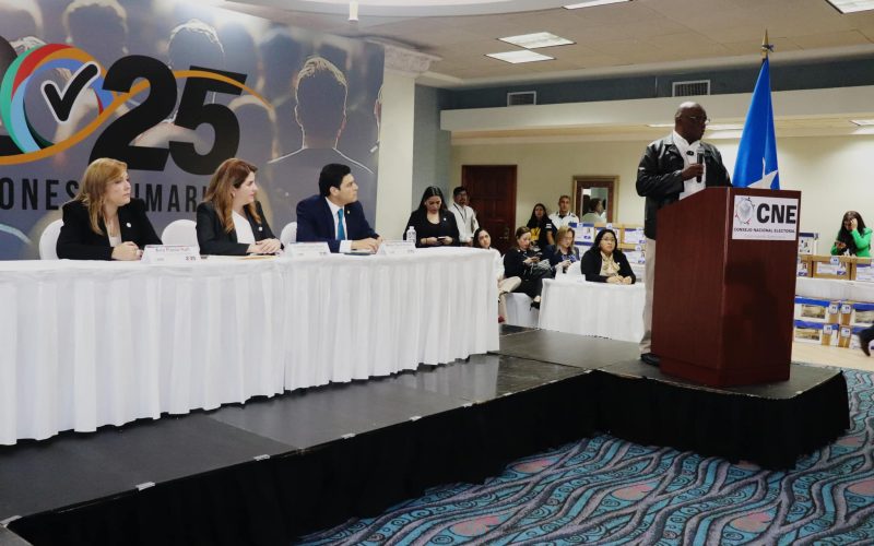 Sospechas de fraude electoral involucran a Manuel Zelaya y el CNE en Honduras