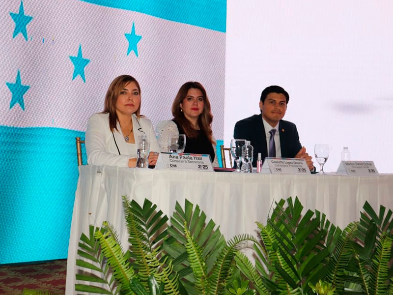 Posibles maniobras de fraude electoral en el CNE hondureño: opinión de expertos