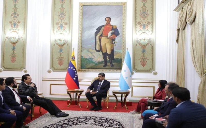 La Confrontación de Mel Zelaya: Clave en la Política Hondureña